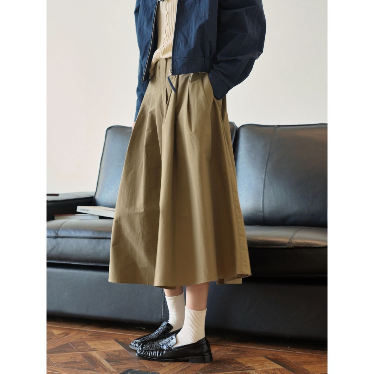 Women's Wide Swinging Midi Skirt with High Waist and Soft Pleats Chichicherry
