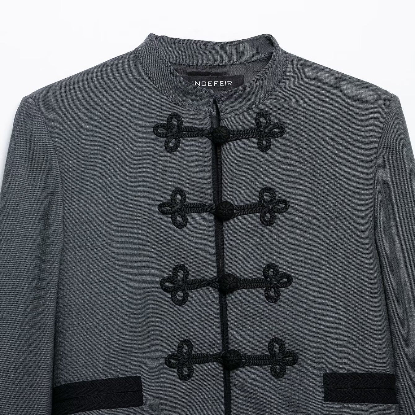 Women's Short Jacket in Mandarin Style with Decorative Knot Closure and Tailored Silhouette Chichicherry