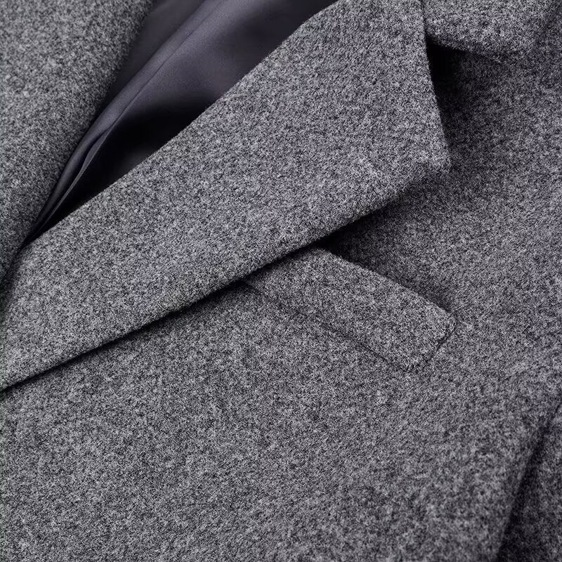 Ladies Longline Coat made of Boucle Wool Blend with Slim Tailoring and Double-Breasted Button Detail Chichicherry
