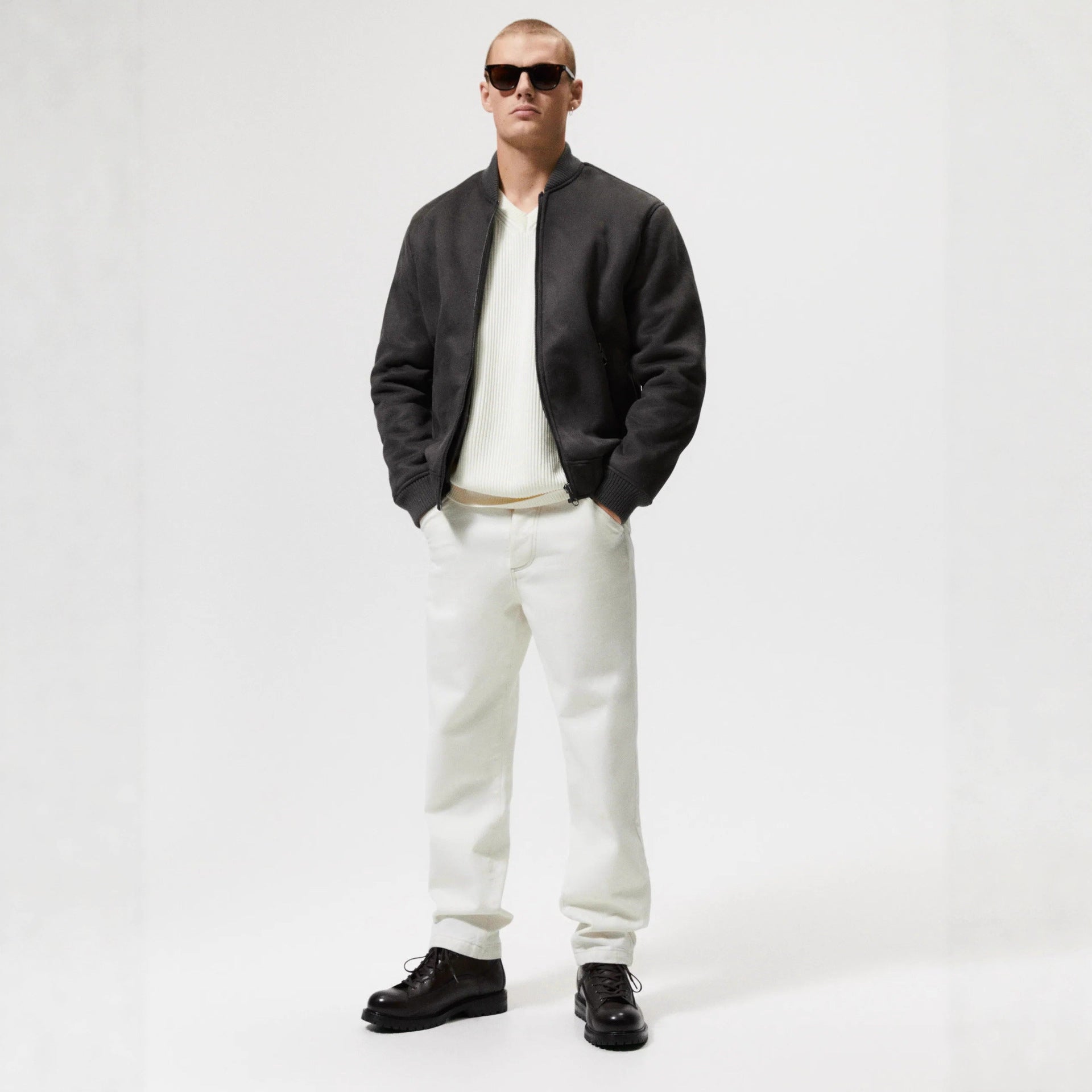 Men's short bomber jacket made of soft velour imitation with ribbed collar and zippered pockets Chichicherry