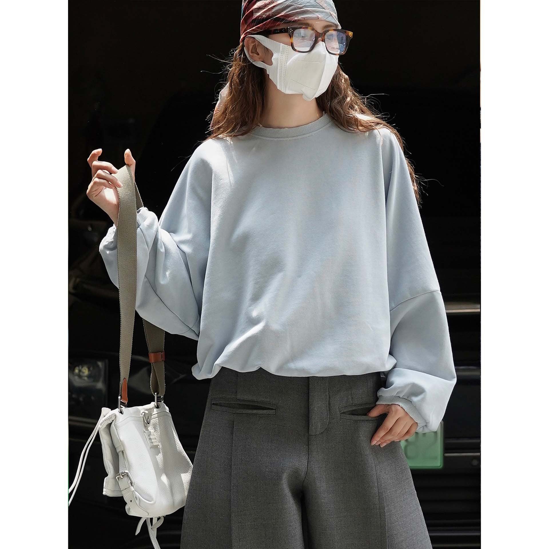 Women's Relaxed-Fit Cotton Sweatshirt with Dropped Shoulder and Rounded Hem Chichicherry