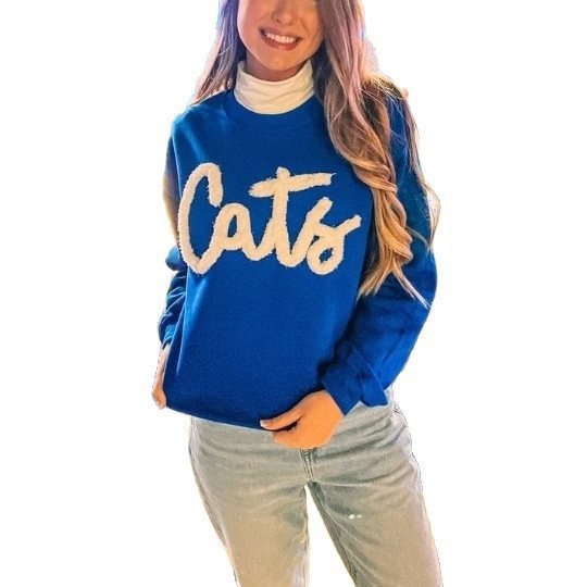 Women’s Round Neck Sweatshirt with Chenille Lettering and Oversized Cut Chichicherry