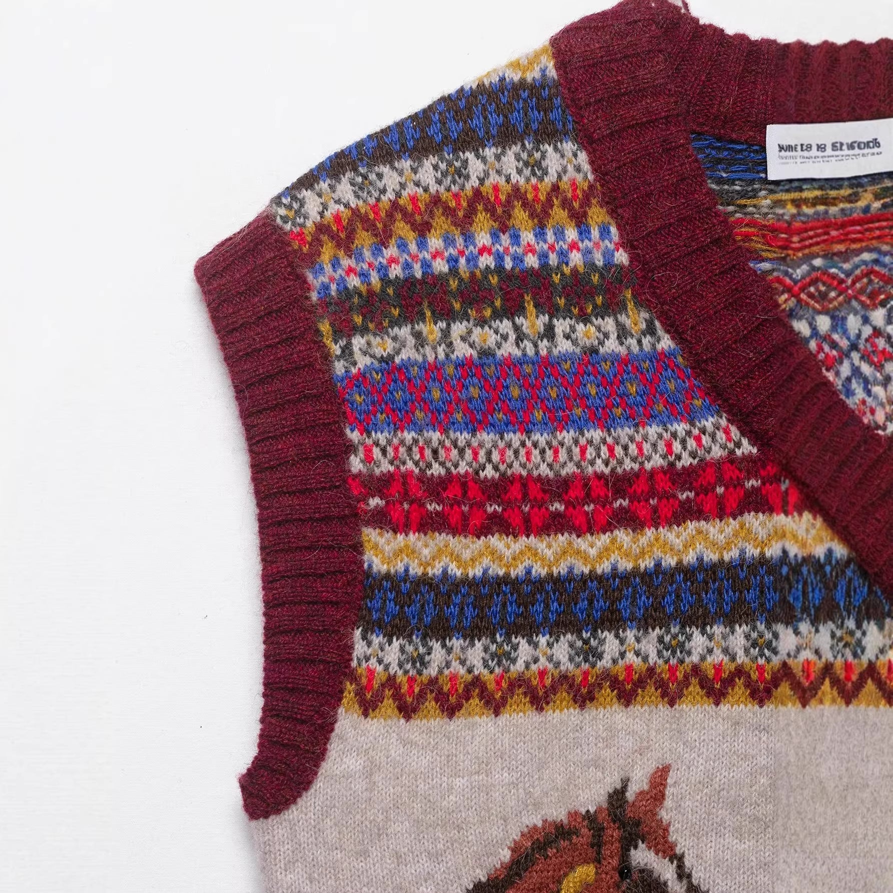 Women's knit vest with Norwegian pattern, V-neck and horse intarsia Chichicherry