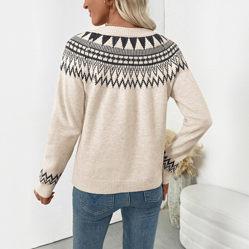 Women's fine knit pullover with jacquard round yoke and subtle openwork details Chichicherry