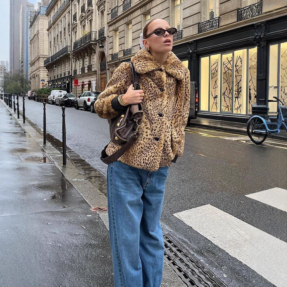 Women's Boxy Short Coat made of Faux Fur with Allover Leopard Print and Foldable Shawl Collar Chichicherry