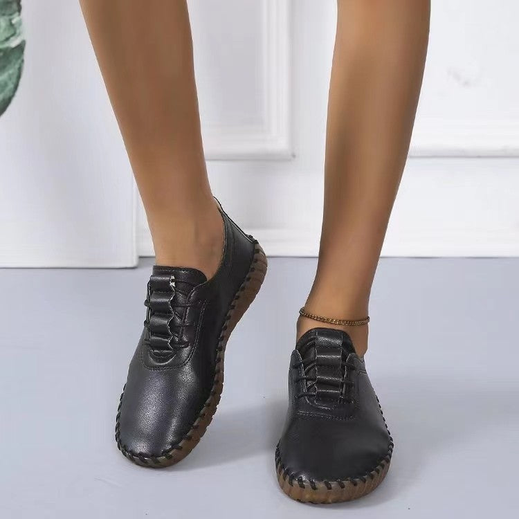 Women Lightweight Sneakers with Hand-Stitched Decorative Seam and Flexible Profile Sole Chichicherry