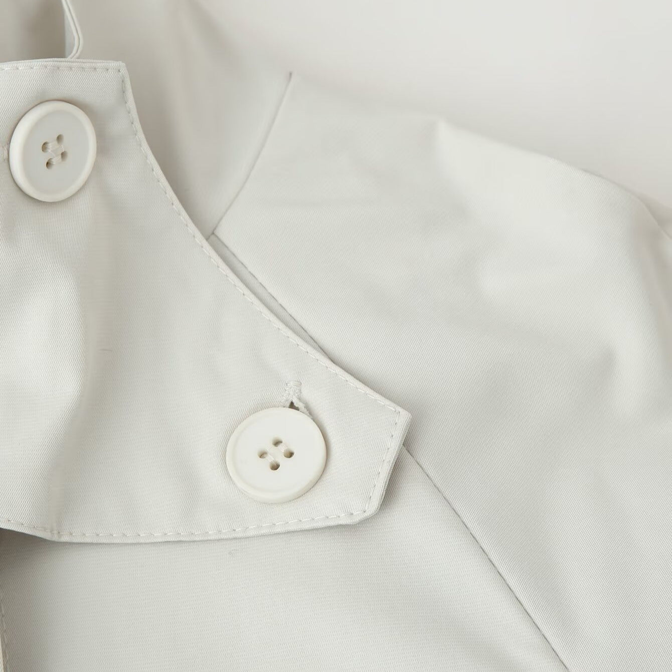 Women's coat with stand collar, balloon sleeves and side slits Chichicherry