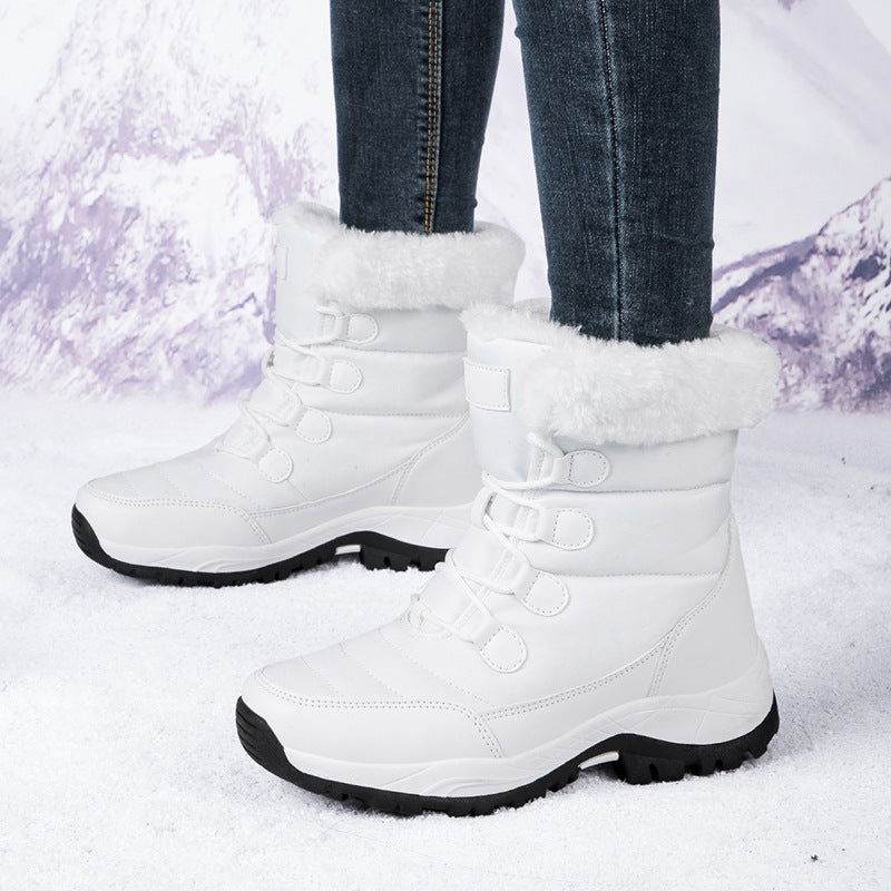 Women's thermo winter boots with cozy faux fur collar, water-repellent layer and non-slip tread sole Chichicherry