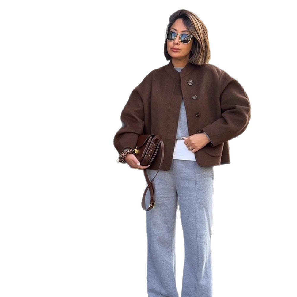 Women's short jacket made of wool blend in boxy cut with minimalist round neckline Chichicherry