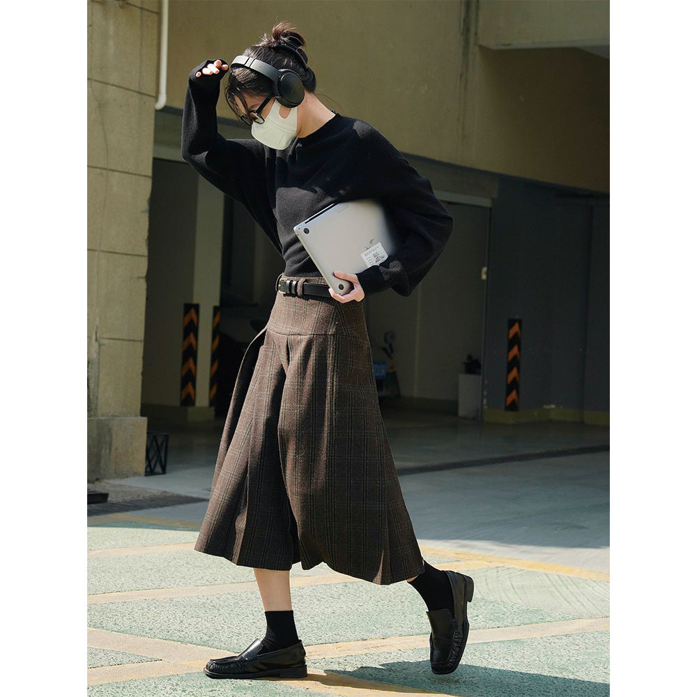 Women's Wide Checkered Culotte Pants with High Waist, Pleats and Flowing Wool Look Chichicherry