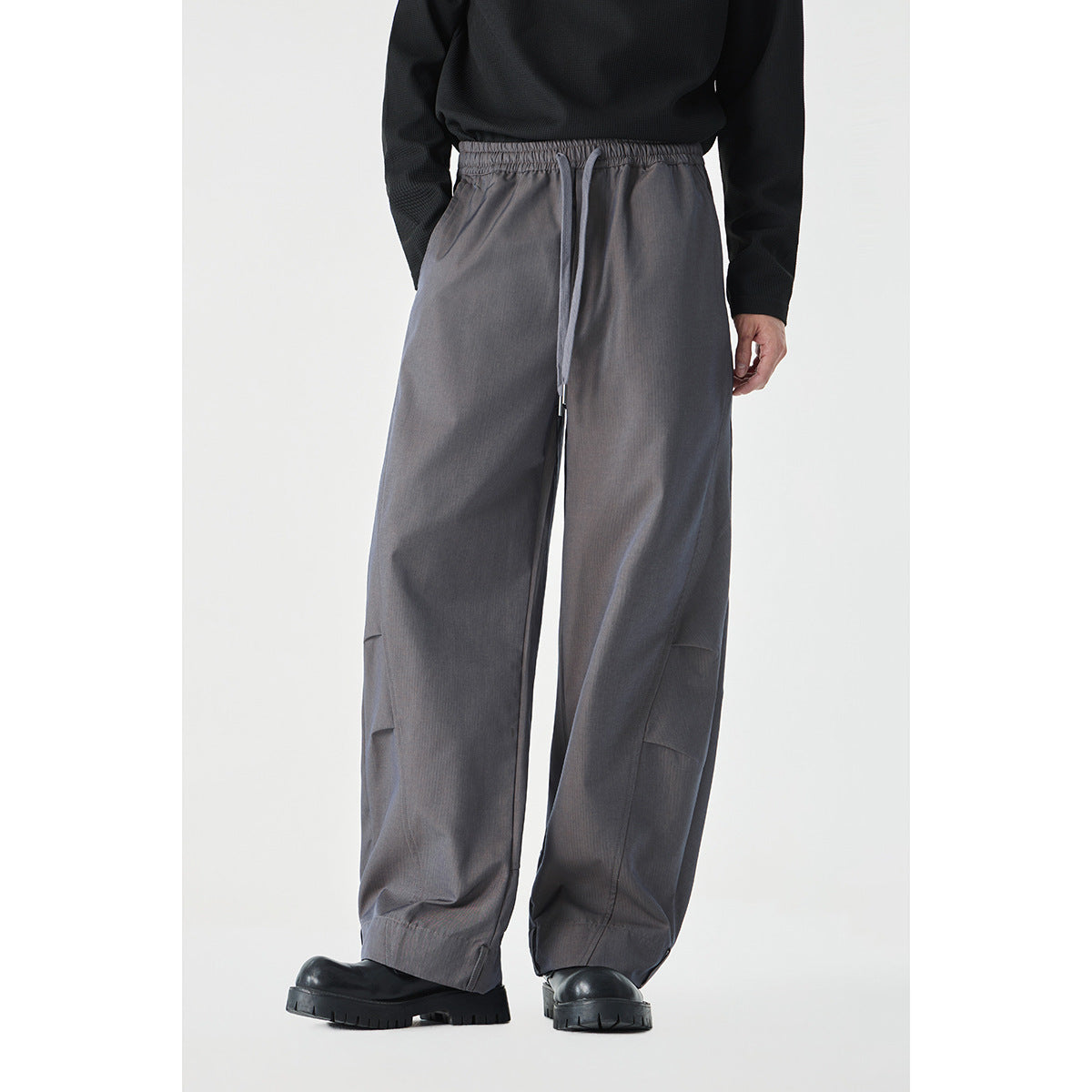 Men's Loose Cropped Cargo Pants with Drawstring and Knee Pleats Chichicherry