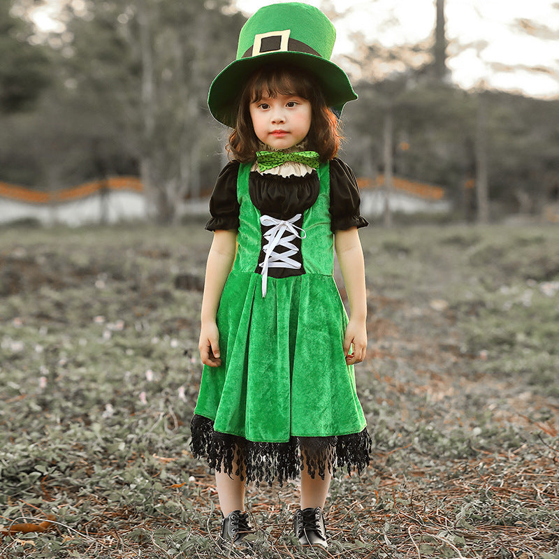Girl costume as Irish leprechaun with voluminous skirt and high hat Chichicherry