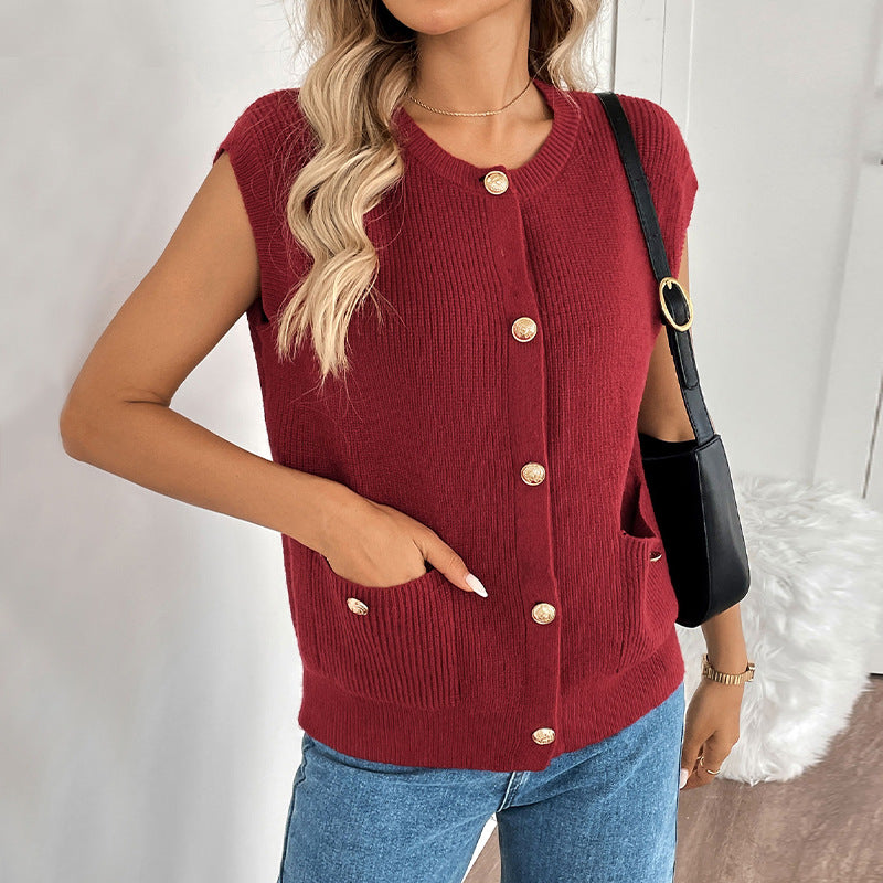 Women's sleeveless knitted vest with decorative button placket, patch pockets & ribbed texture Chichicherry