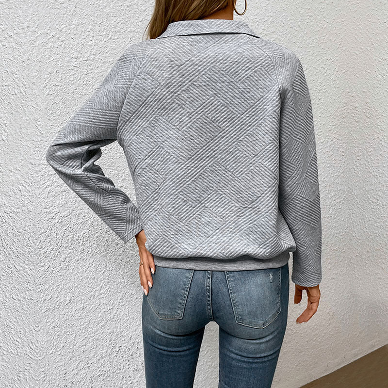 Women's quilted sweatshirt with snap button collar, V-neck and kangaroo pocket Chichicherry