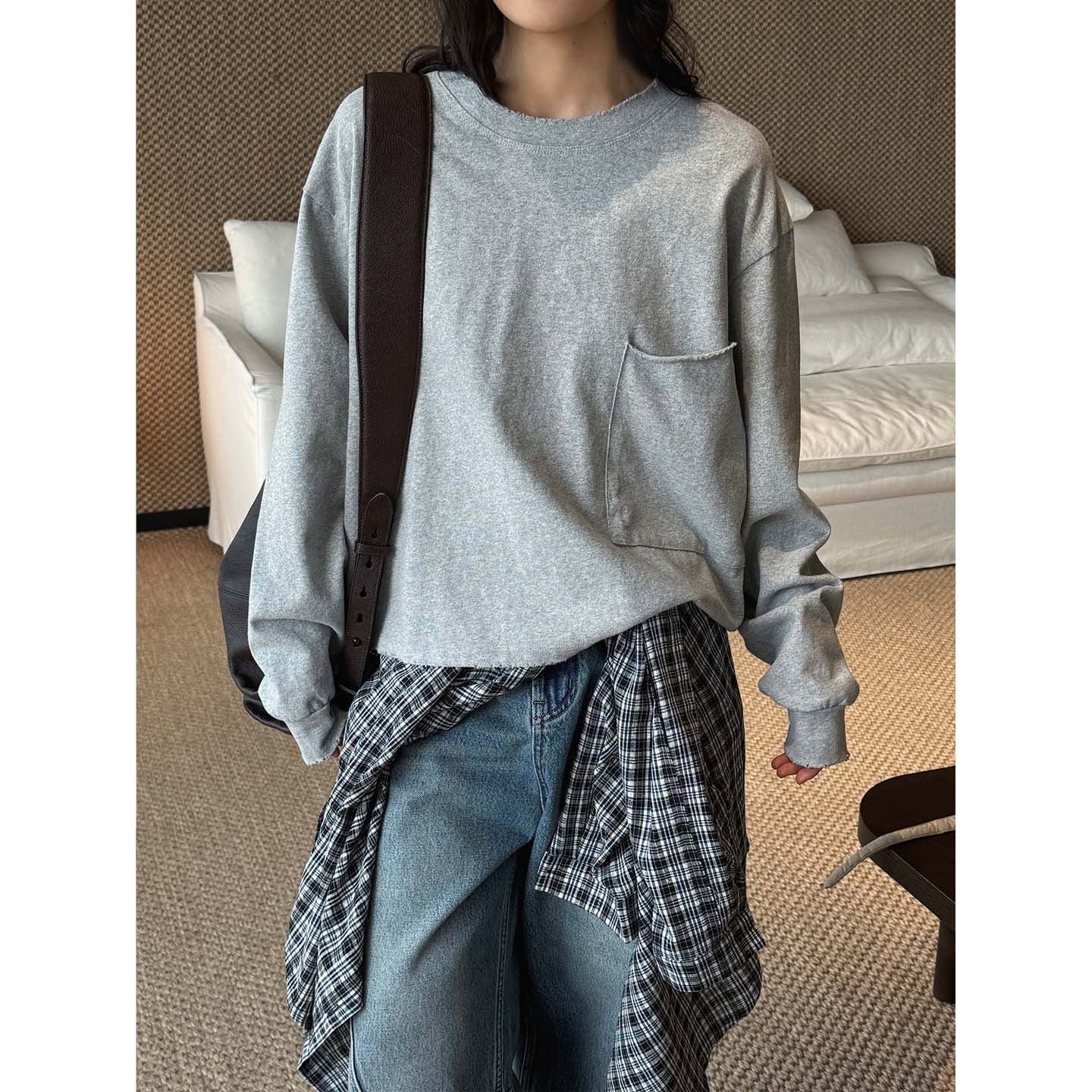 Women's Oversize Sweatshirt with Eye-Catching Front Pocket and Dropped Shoulder Chichicherry