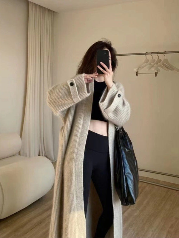 Women's Maxi Long Cardigan made of soft ribbed knit with wide cuffs Chichicherry