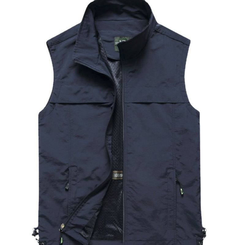 Men's utility vest with mesh lining, stand-up collar and adjustable cord hem Chichicherry