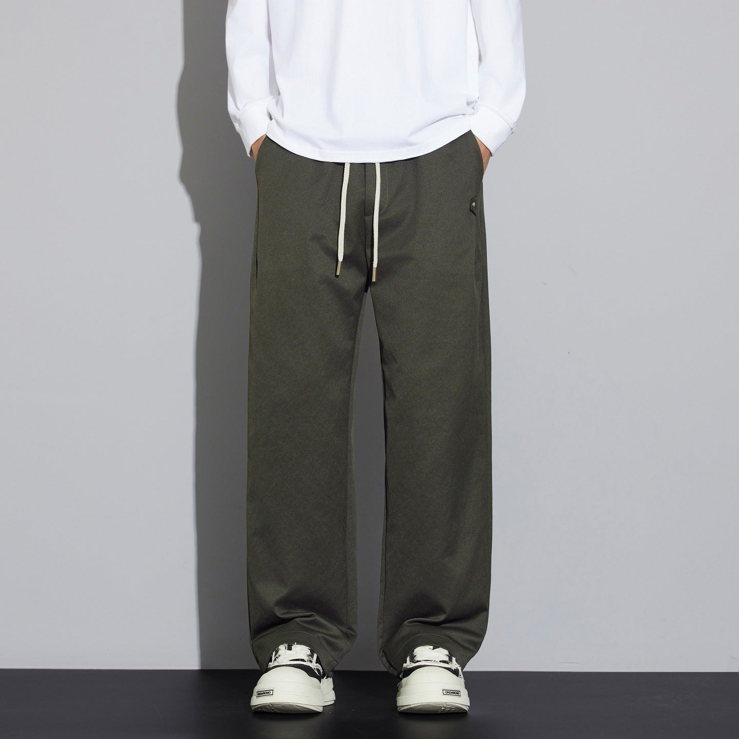 Men's Wide Relaxed-Fit Fabric Trousers with Drawstring & Crease Chichicherry