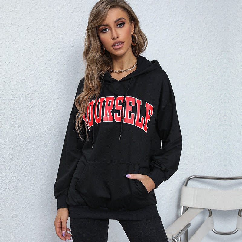 Women's oversized hoodie in college style with kangaroo pocket and front print Chichicherry