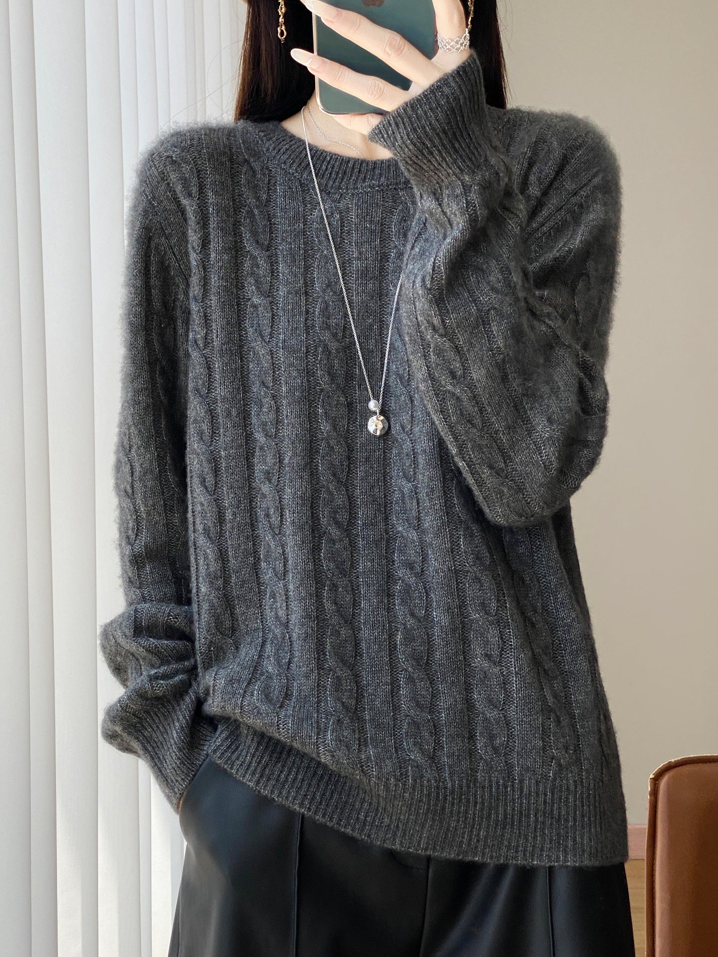 Women's Plus Size Cable Knit Sweater in Mohair Look with Ribbed Hem Chichicherry