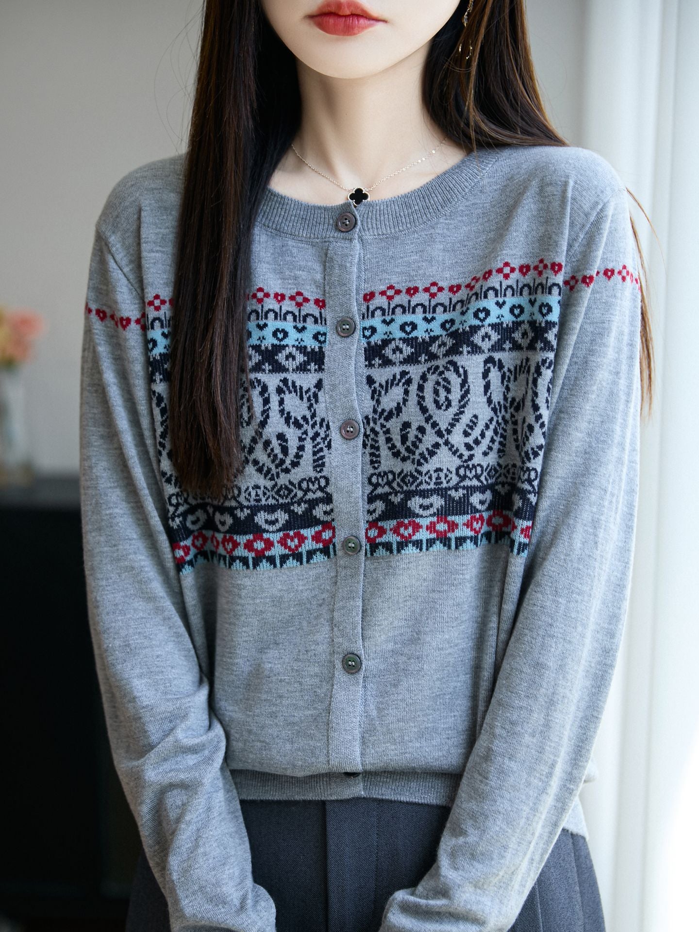 Women's lightweight fine knit cardigan with Nordic jacquard pattern and fine button placket Chichicherry