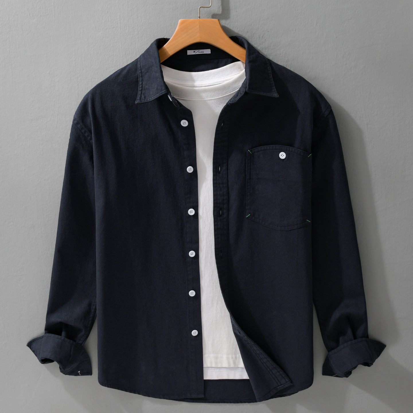 Men's casual shirt jacket made of heavy cotton twill with a Kent collar and a patch chest pocket Chichicherry
