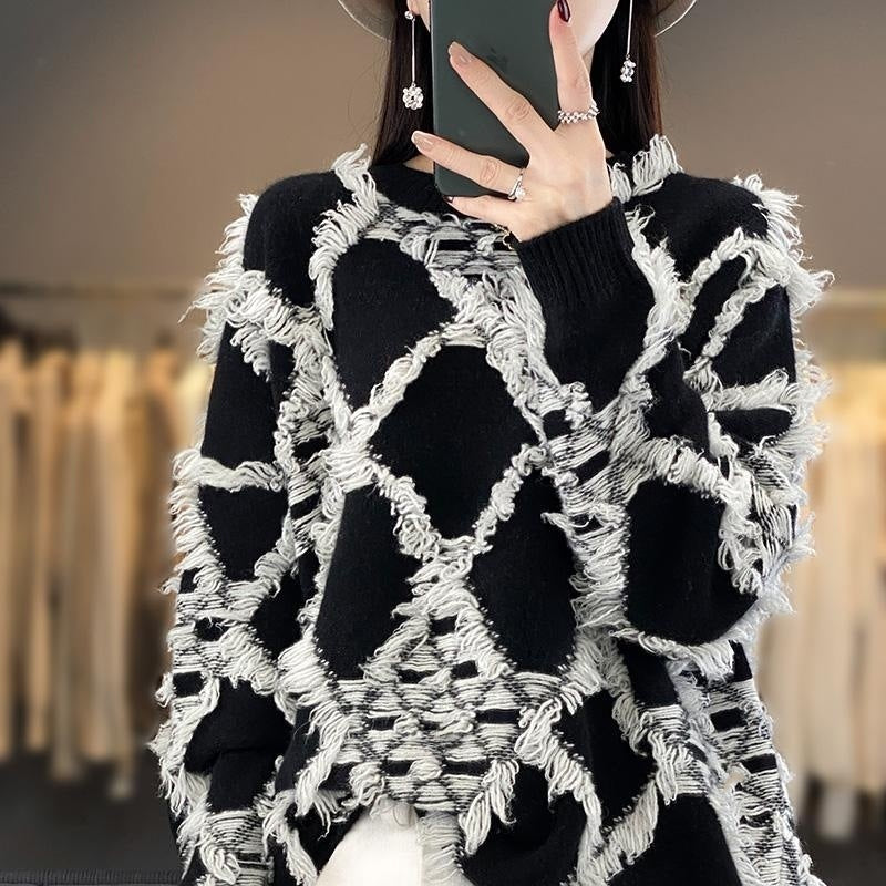 Ladies oversized knitted pullover with fringe diamond pattern and soft mohair look Chichicherry