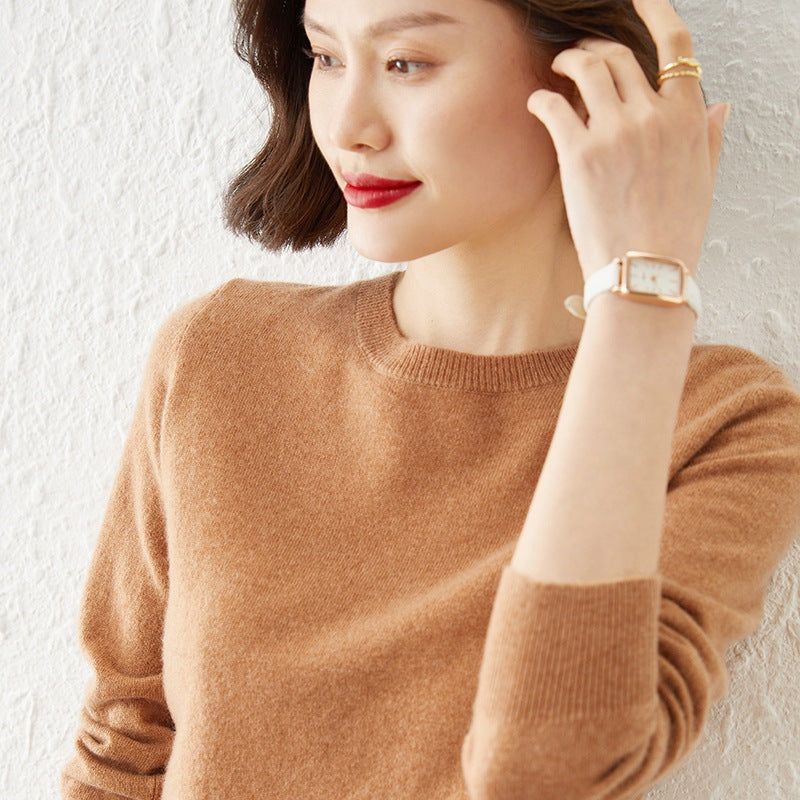Women's Short-Cut Fine Knit Sweater with Crew Neck and Ribbed Hem Chichicherry