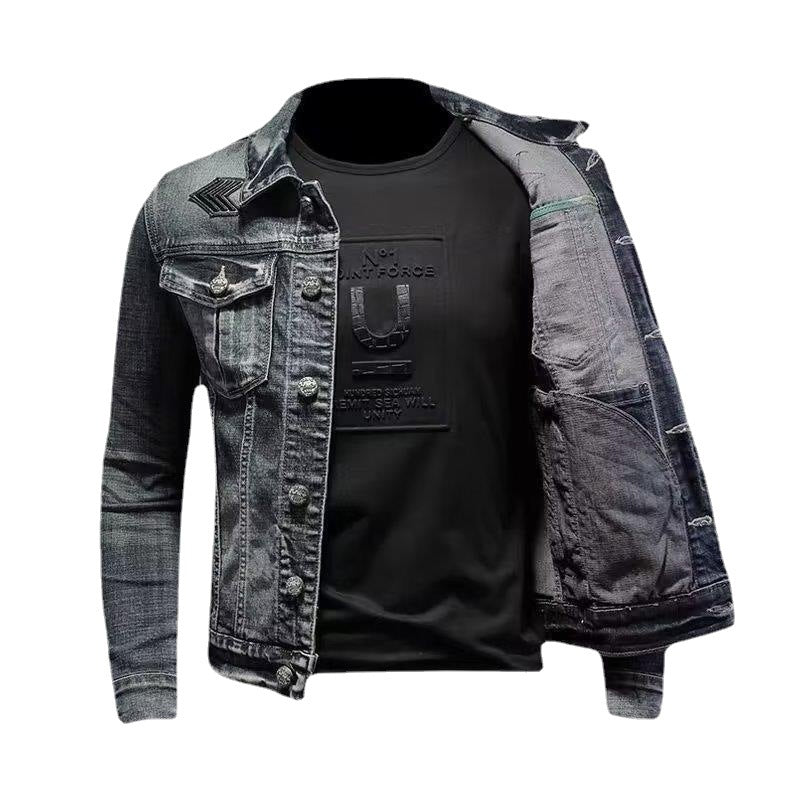 Herren Jeansjacke mit Used-Waschung, aufgesetzten Brusttaschen und dezenter Stickerei Chichicherry