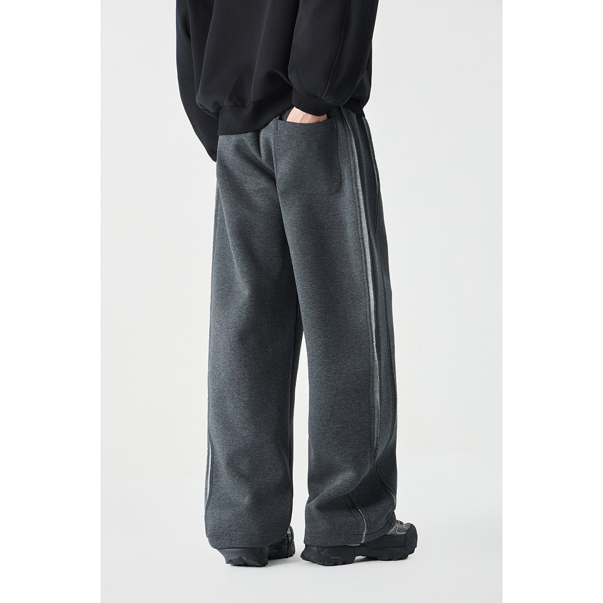 Women Relaxed-Fit Culotte Sweatpants with High Elastic Waistband and Contrast Piping Chichicherry