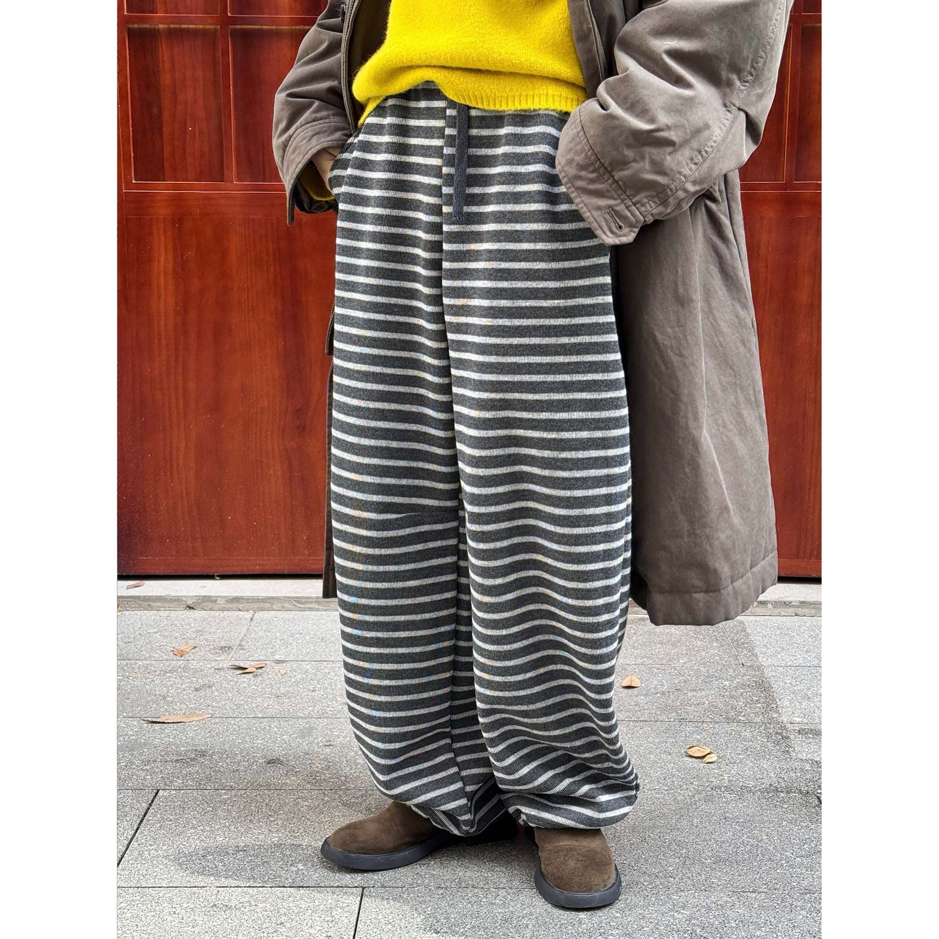 Women's Oversize Parka with Hood, Drawstring and Double Closure Chichicherry