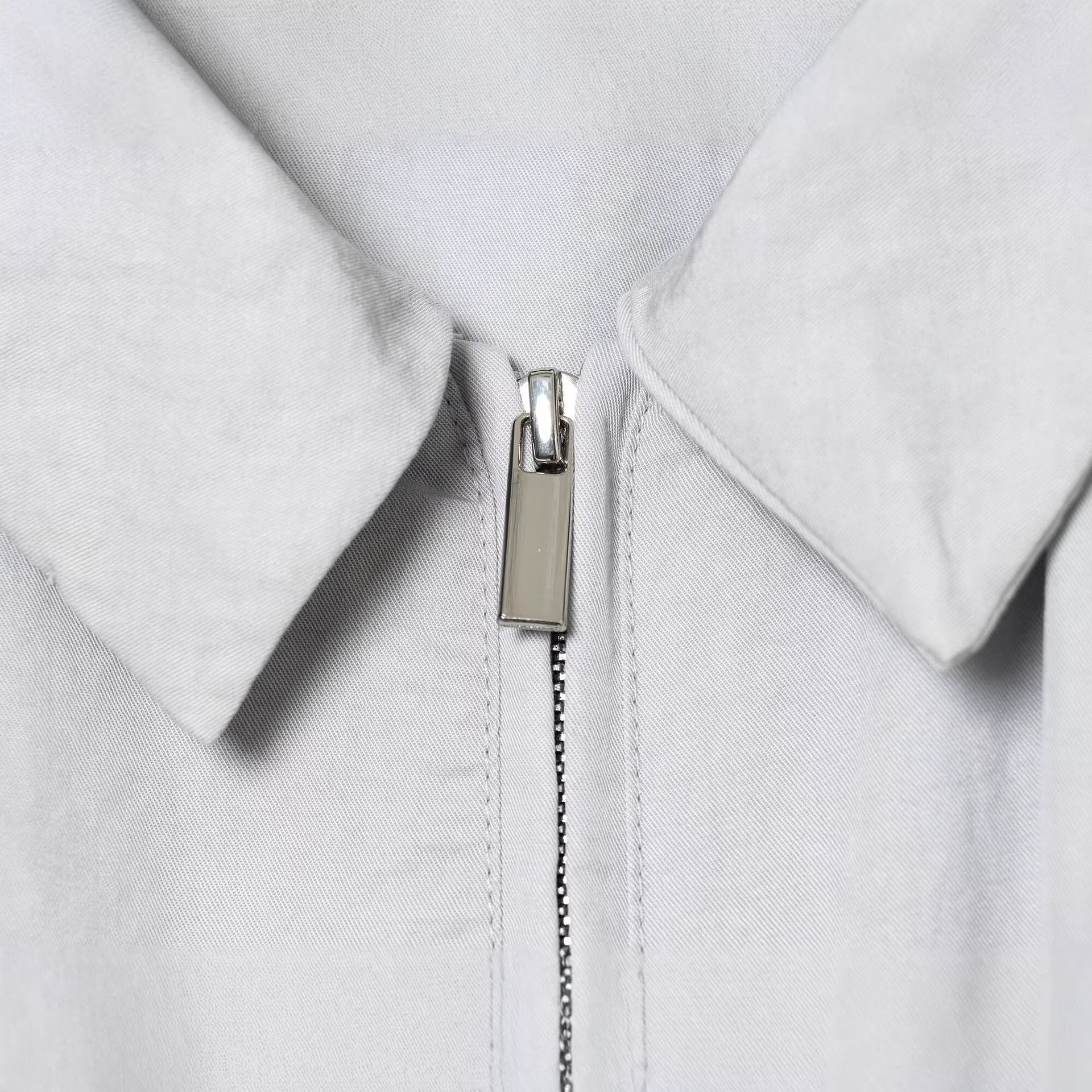 Women's Cropped Bomber Jacket in Oversized Look with Shirt Collar and Elastic Waistband