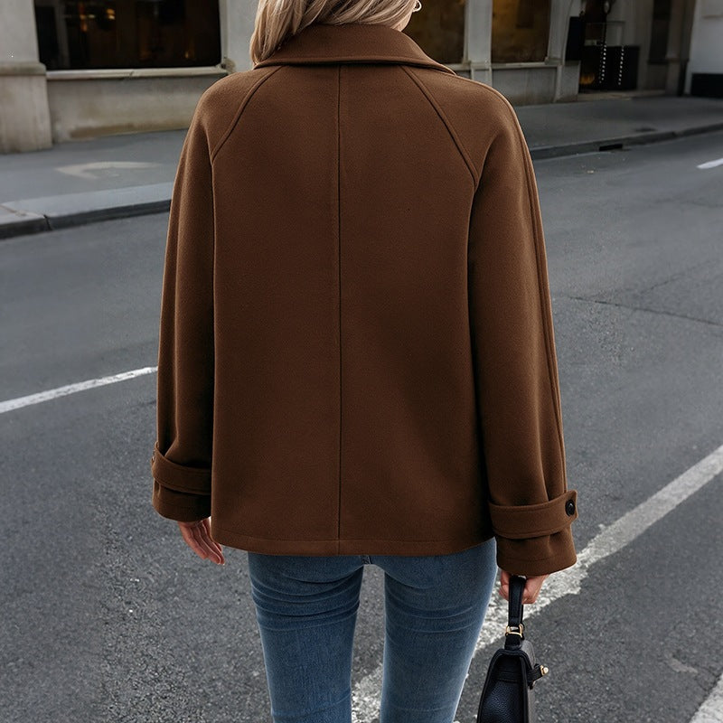 Women's short coat made of wool blend with shirt collar and straight cut Chichicherry