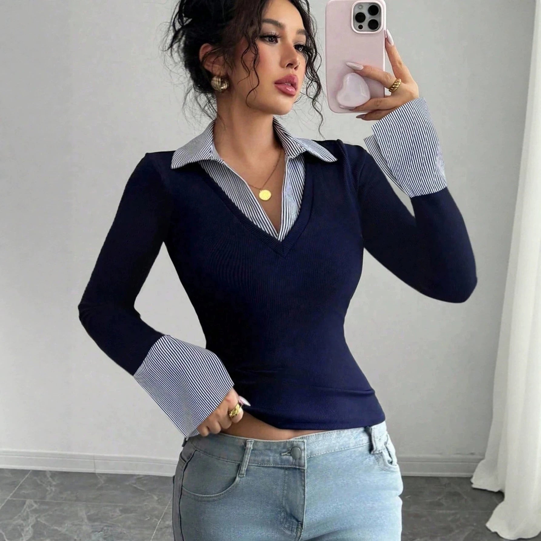 Ladies fine knit sweater with integrated shirt collar and striped cuffs Chichicherry
