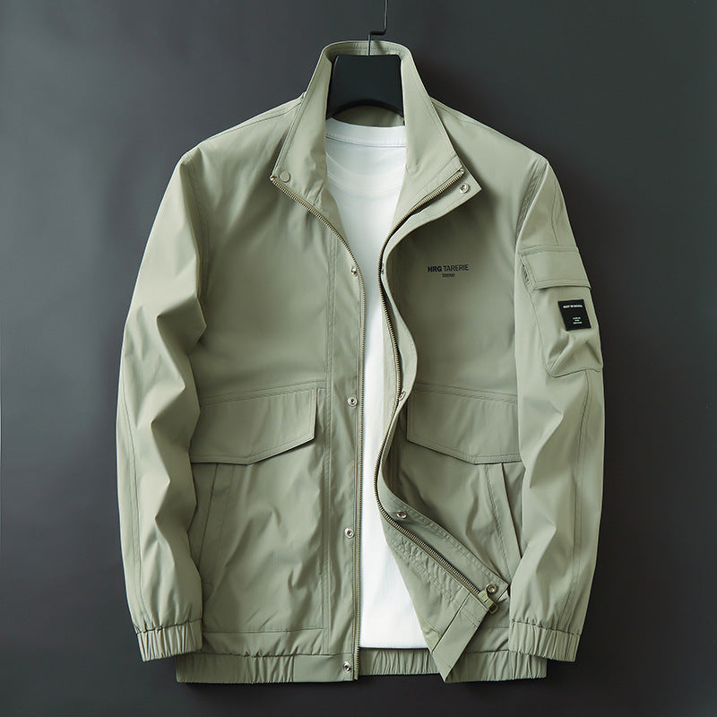 Men's Light Wind and Water-Repellent Field Jacket with Stand-Up Collar Sleeve Utility Pocket and Flap Pockets Chichicherry