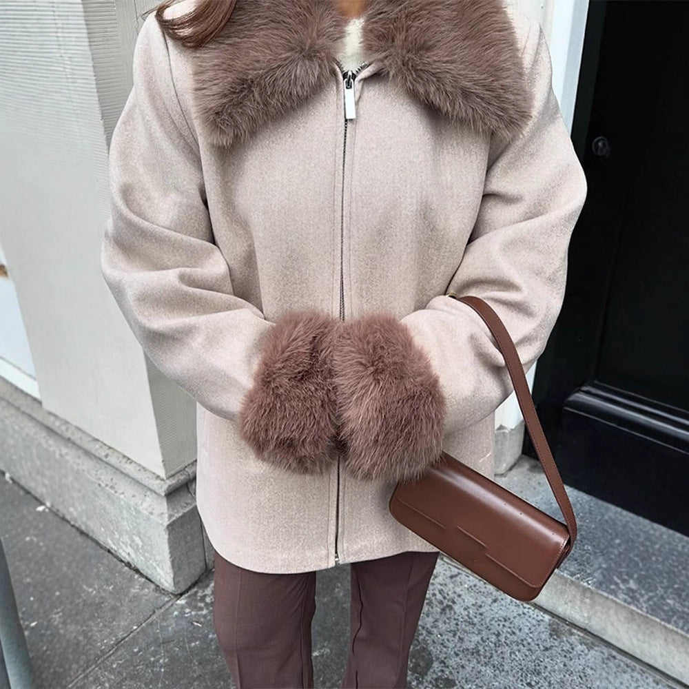 Women's elegant short coat made of wool blend with detachable woven fur collar and concealed two-way zipper Chichicherry