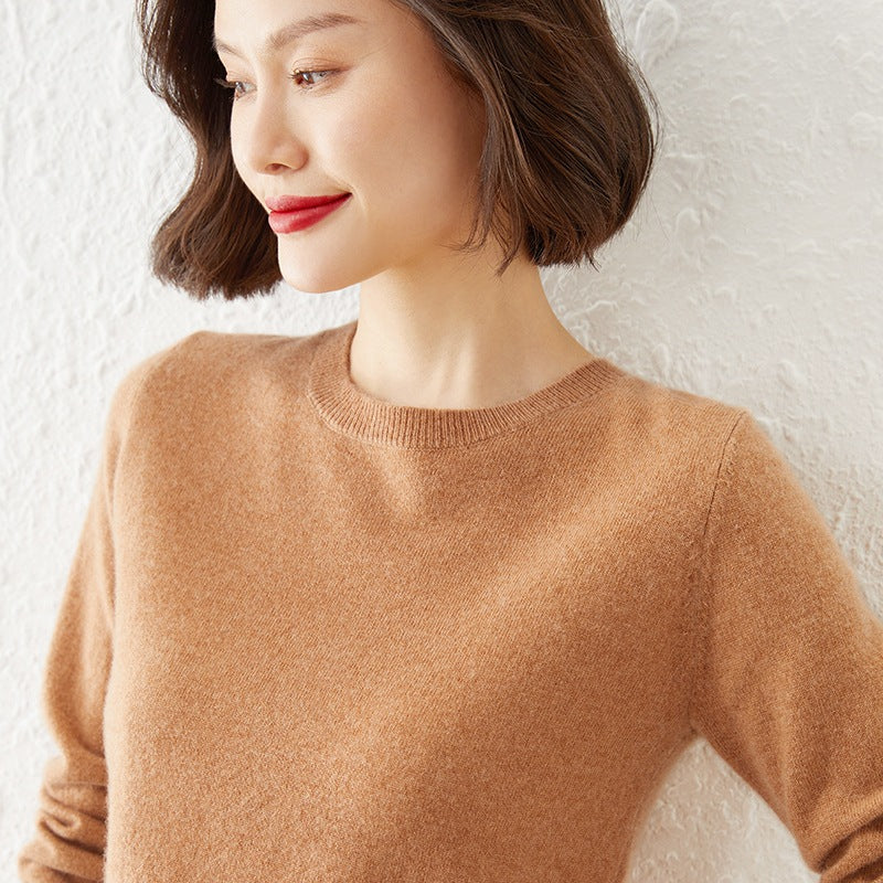 Women's Short-Cut Fine Knit Sweater with Crew Neck and Ribbed Hem Chichicherry