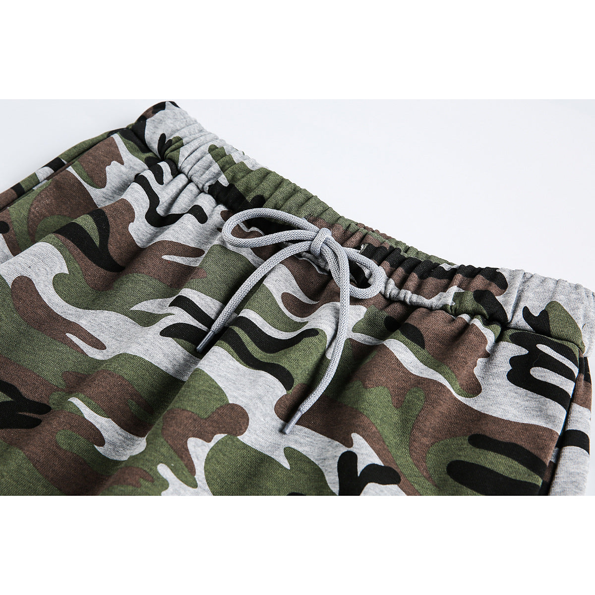 Women's midi skirt in camouflage style with elastic waistband and drawstring
