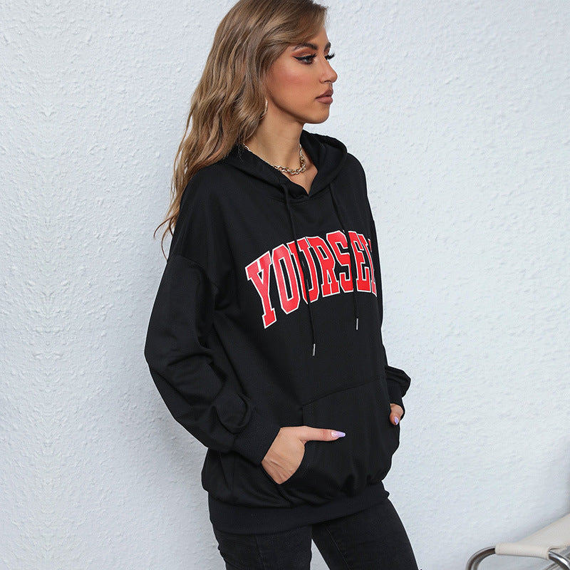 Women's oversized hoodie in college style with kangaroo pocket and front print Chichicherry