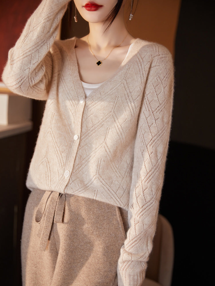 Women’s Light Openwork Cardigan with Geometric Hole Structure and Boxy Short Shape Chichicherry