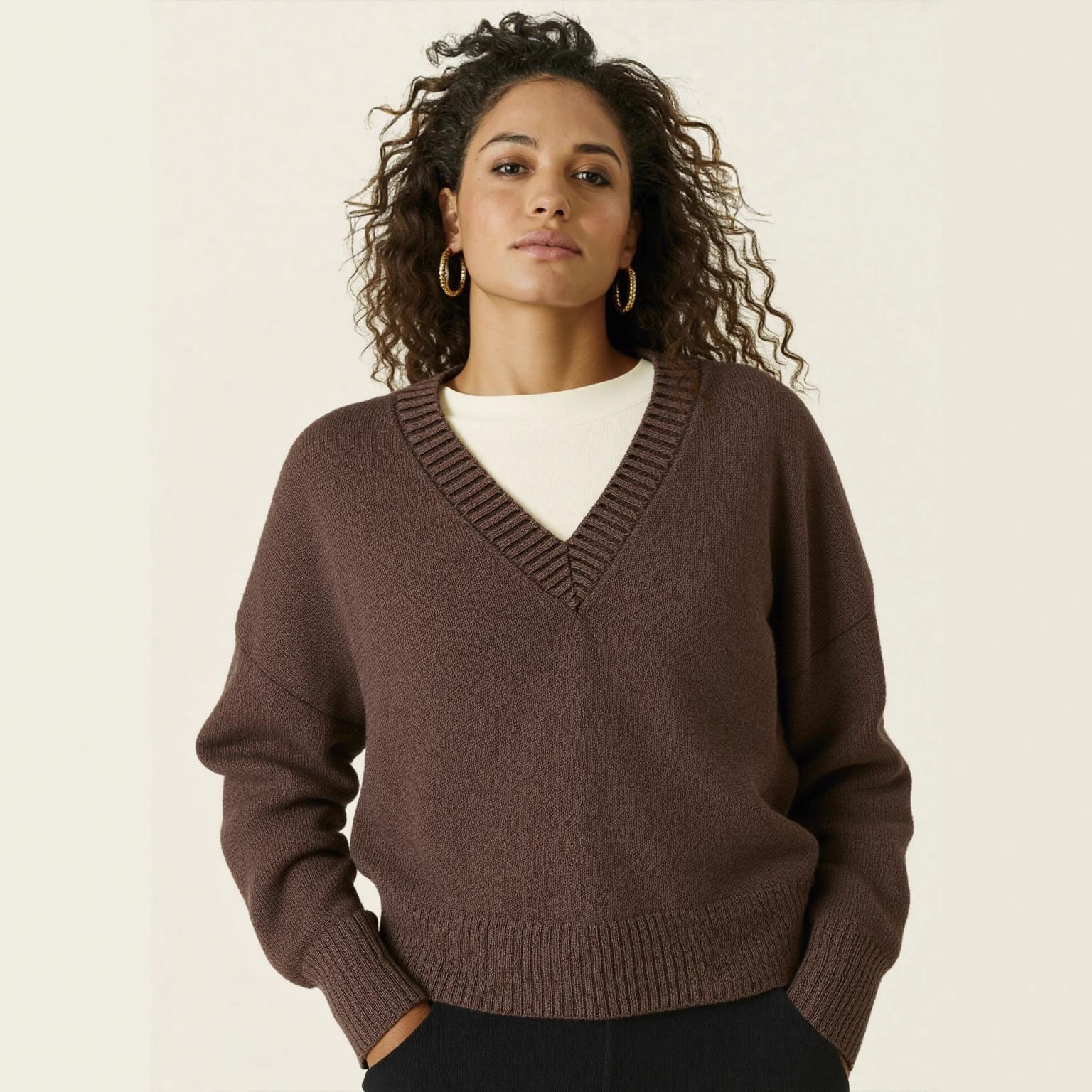 Women's Oversized V-Neck Knit Sweater with Kangaroo Pocket Chichicherry
