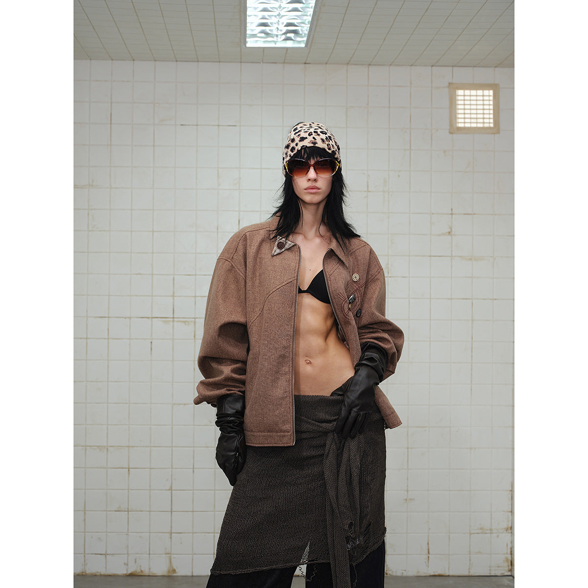 Unisex Stylishly Cut Cotton-Linen Blouson Jacket with Decorative Button Applique Chichicherry
