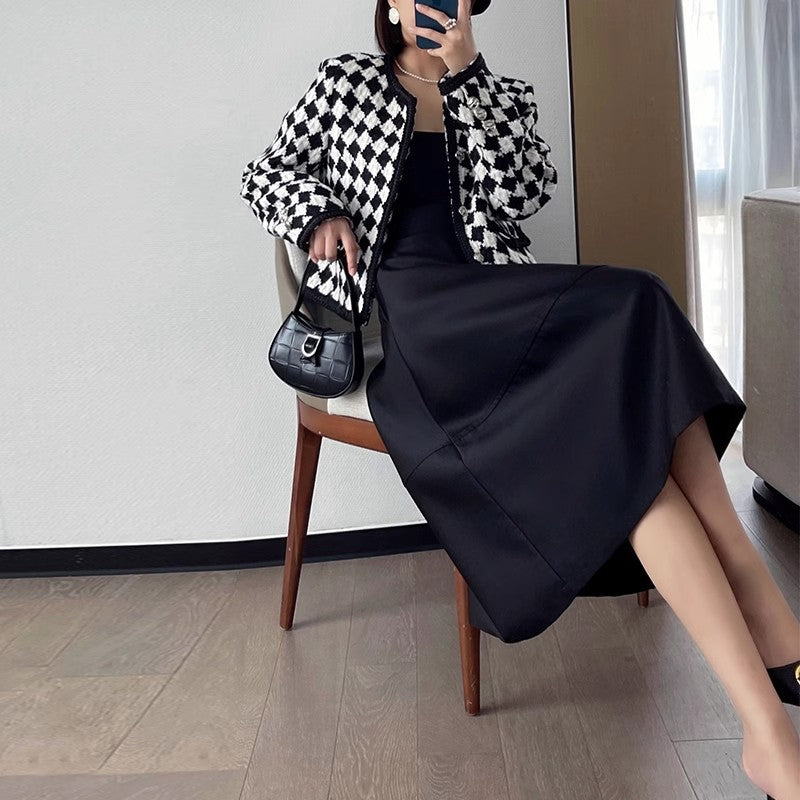 Women's Elegant Blouse with Modern Cut and High Waisted Skirt Chichicherry