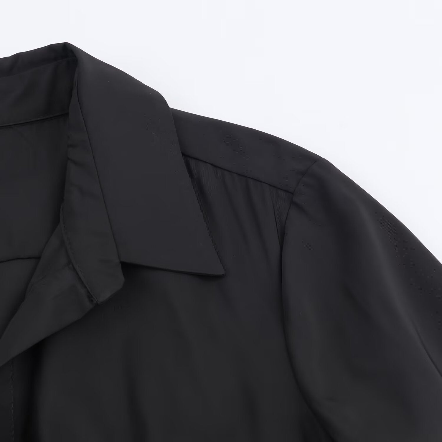 Women's maxi dress in shirt blouse style with tied belt and flared A-line skirt Chichicherry