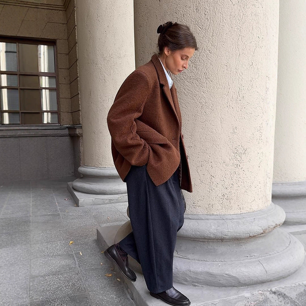 Women Boxy Wool Blend Short Coat with Textured Surface, Notched Collar & Flap Pockets Chichicherry
