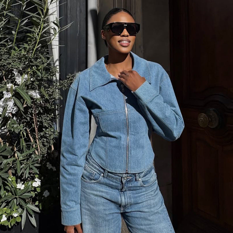 Women's short-cut denim jacket with zip and defined shoulder line Chichicherry
