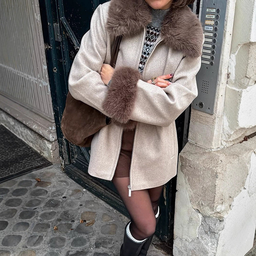 Women's elegant short coat made of wool blend with detachable woven fur collar and concealed two-way zipper Chichicherry