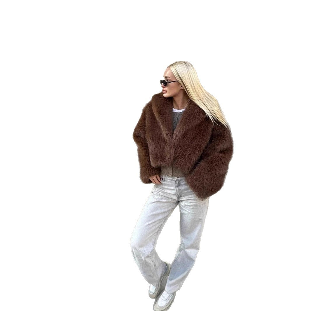 Women short jacket made of vegan high-pile faux fur with generous shawl collar Chichicherry