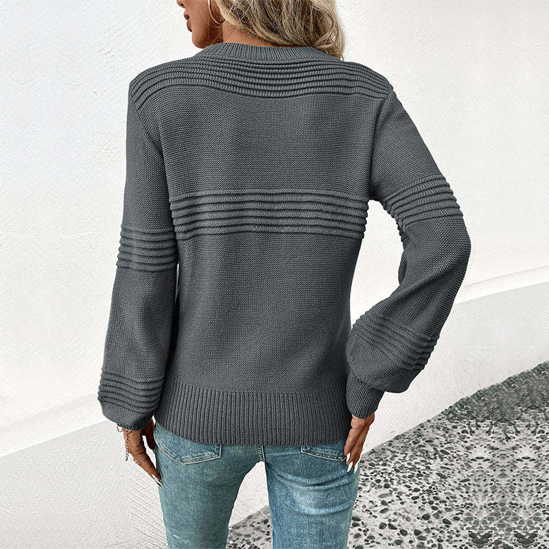 Women's fine knit sweater with horizontal ribbed yoke and ribbed cuffs Chichicherry