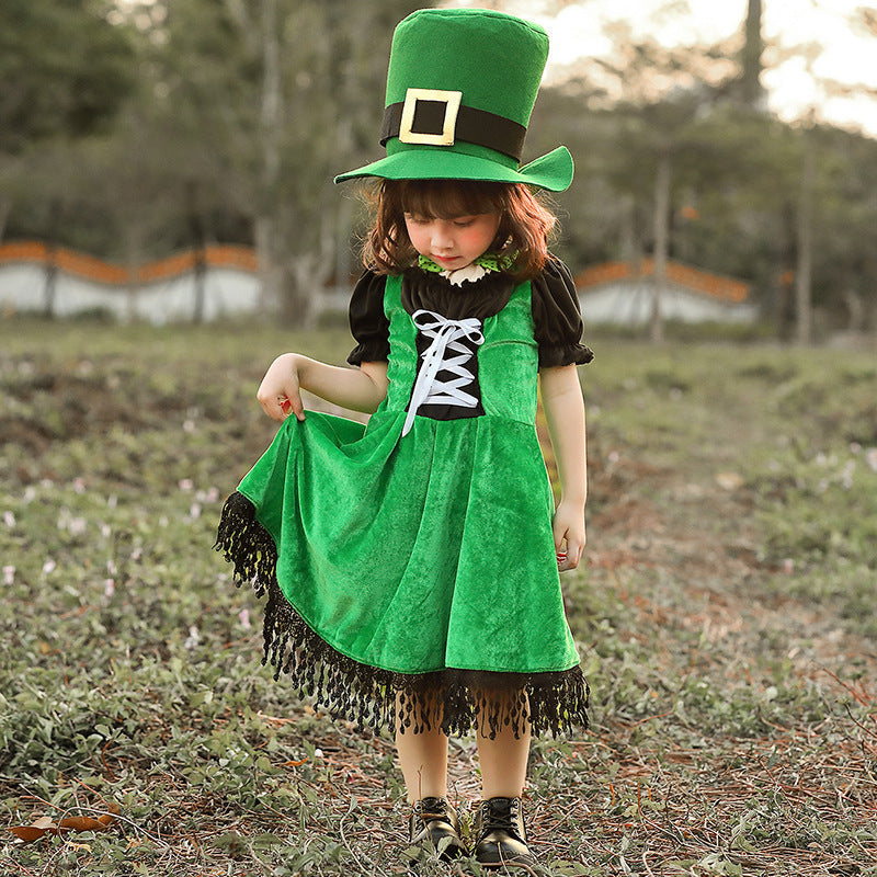 Girl costume as Irish leprechaun with voluminous skirt and high hat Chichicherry